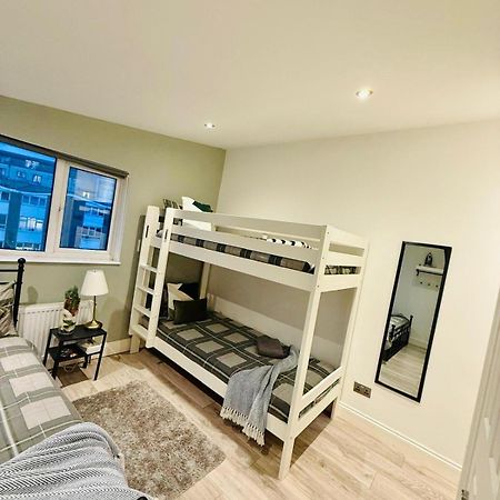 15 Min To Central London Guest Suites 22 Exteriör bild
