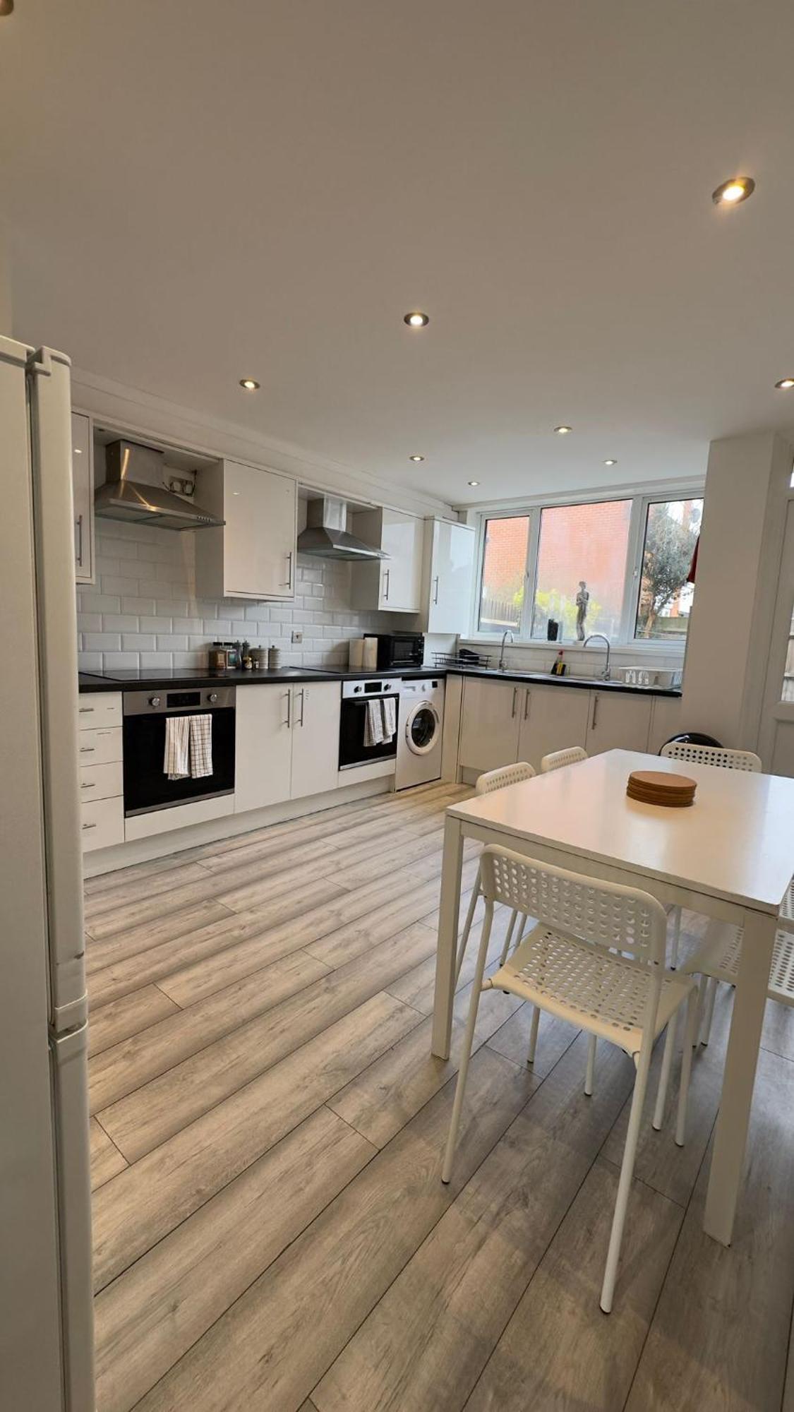 15 Min To Central London Guest Suites 22 Exteriör bild