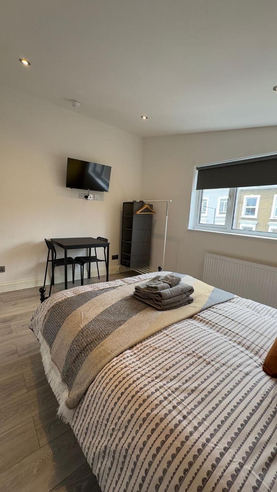15 Min To Central London Guest Suites 22 Exteriör bild