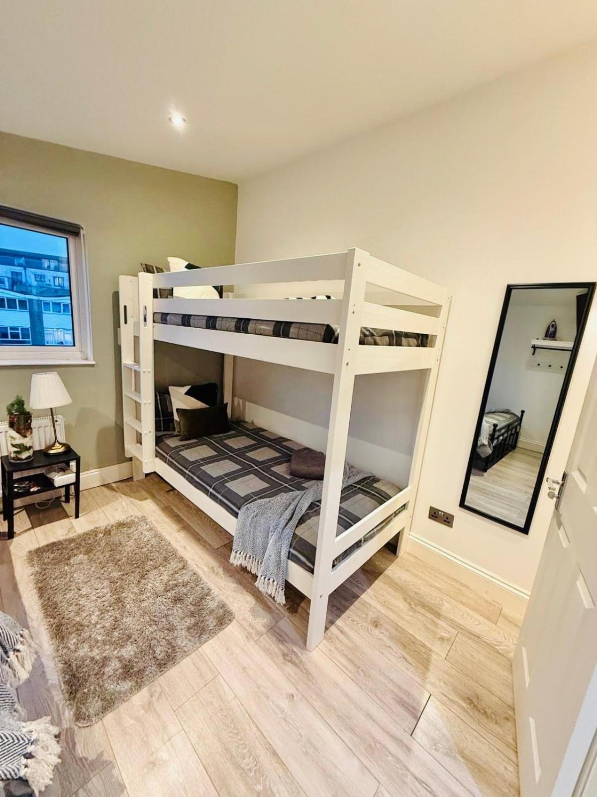 15 Min To Central London Guest Suites 22 Exteriör bild