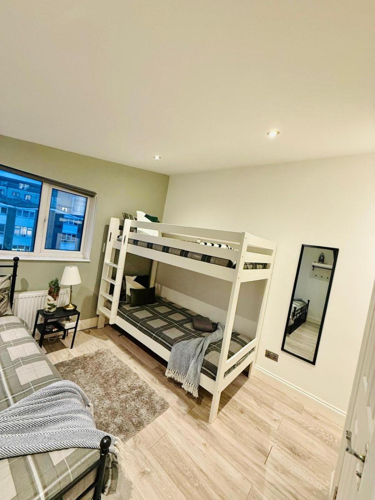 15 Min To Central London Guest Suites 22 Exteriör bild